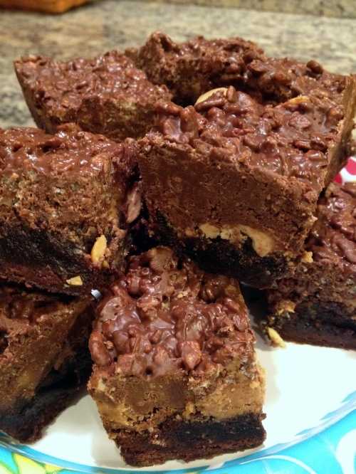 PEANUT BUTTER CUP CRUNCH BROWNIES