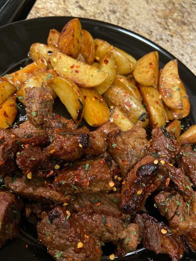 Garlic Herb Potatoes and Steak Skillet