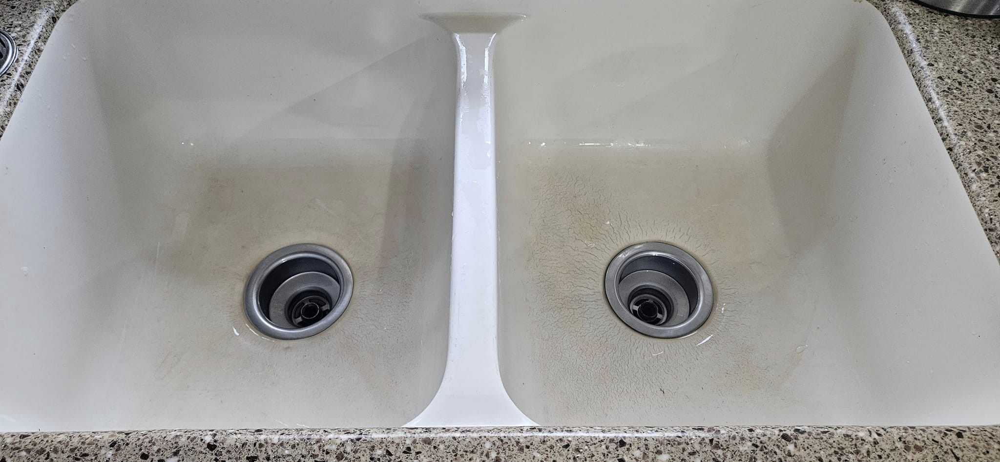 How to clean this white CORIAN sink when It’s yellowing