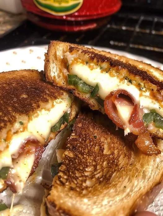 Jalapeño poppers grilled cheese