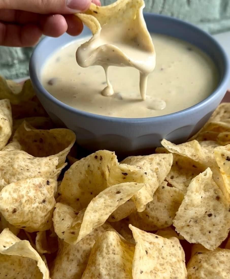 Mexican Restaurant Style White Cheese (Queso) Dip