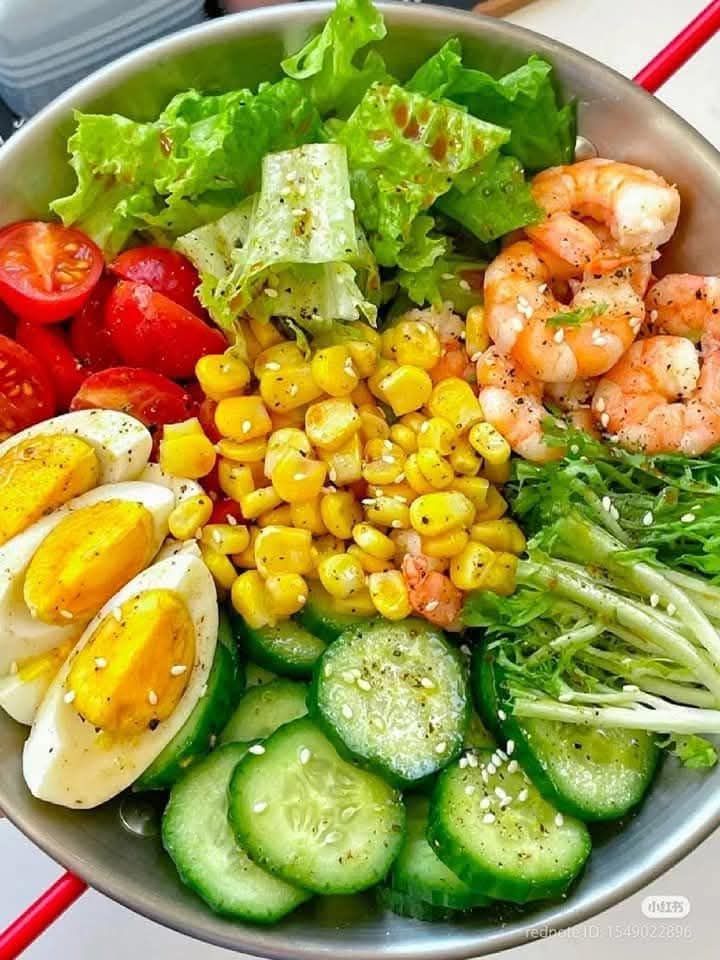 Fresh Shrimp & Veggie Salad