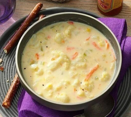 Creamy Vegan Cauliflower Soup