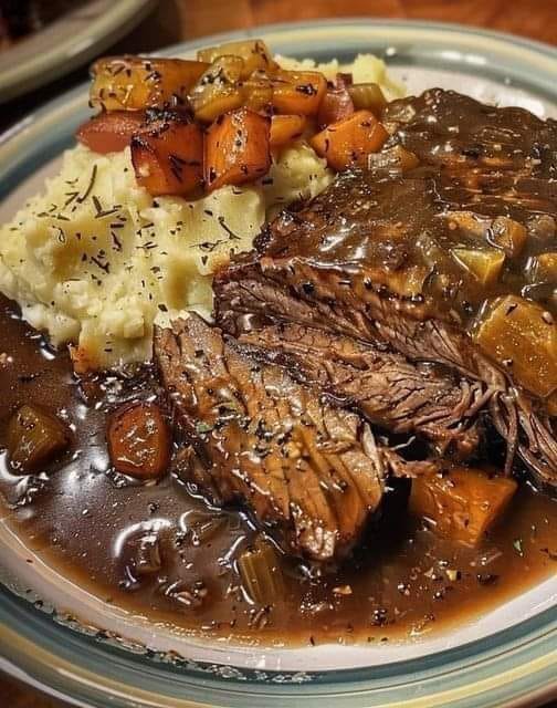 Beef and Gravy Over Mashed Potatoes Recipe