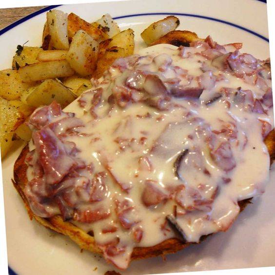 CREAMED CHIPPED BEEF ON TOAST IS A FORGOTTEN CLASSIC