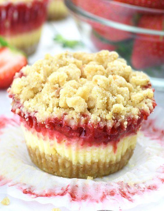 Mini Strawberry Cheesecakes 