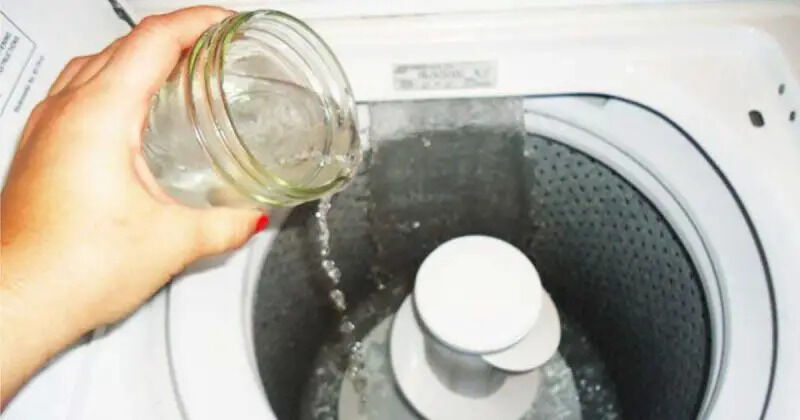 Get Cleaner Clothes By Using Vinegar While Saving A Ton Of Money