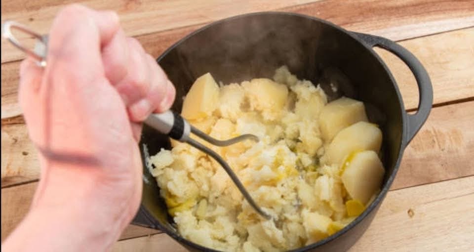 Unlock the Secret to the Creamiest Mashed Potatoes Ever with This Simple Recipe!