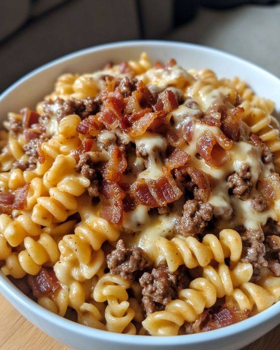  Loaded Bacon Cheeseburger Alfredo Pasta 