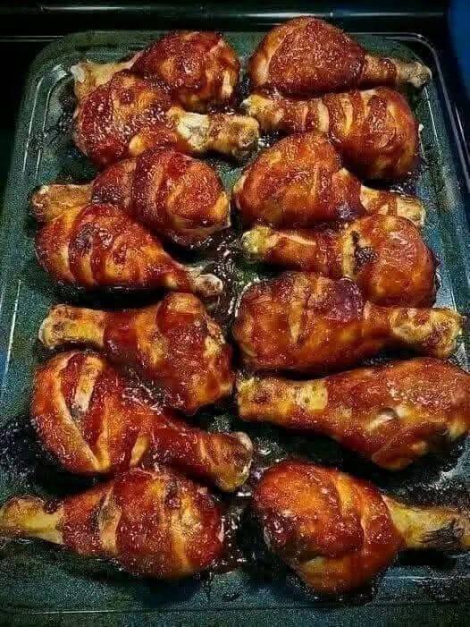 Delicious oven-baked barbecue chicken drumsticks