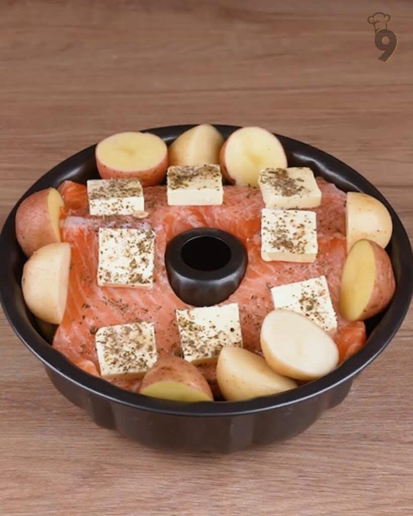 Salmon and Potatoes in a Ring Baking Pan
