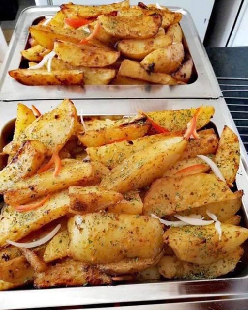 Baked Potato Wedges with Dipping Sauce