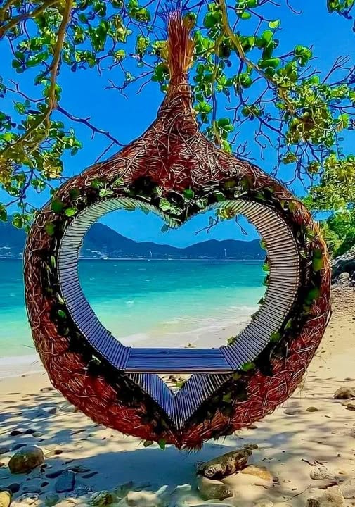 How to Make Baked Apples & Discovering Mai Khao Beach, Phuket