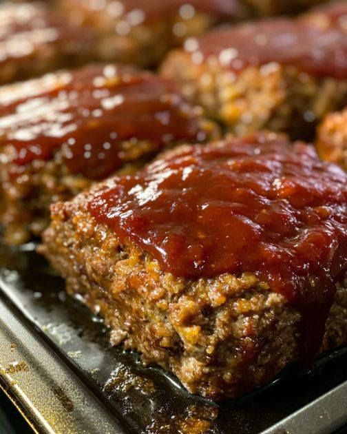 ‘Meatloaf Magic’—five ingredients, no fuss, and my family calls it a masterpiece!