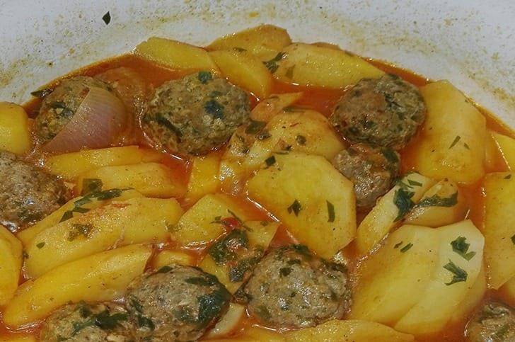 Potato stew with minced meatballs