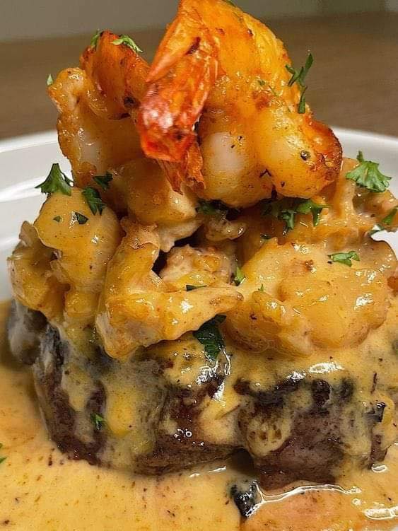 Steak w/Shrimp & Lobster Sauce
