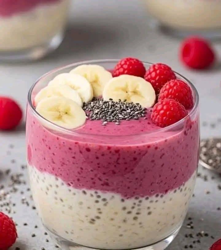 Raspberry Banana Chia Smoothie Jar Recipe