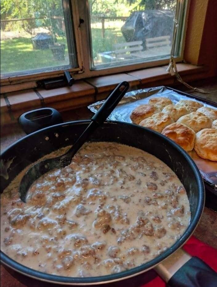 Pioneer Woman Sausage Gravy
